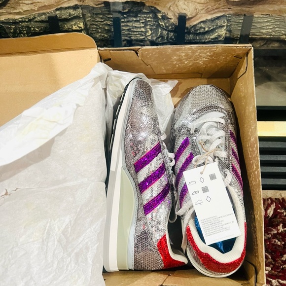 Adidas women’s glitter sneakers, silver multicolor , size 6 - Picture 4 of 8